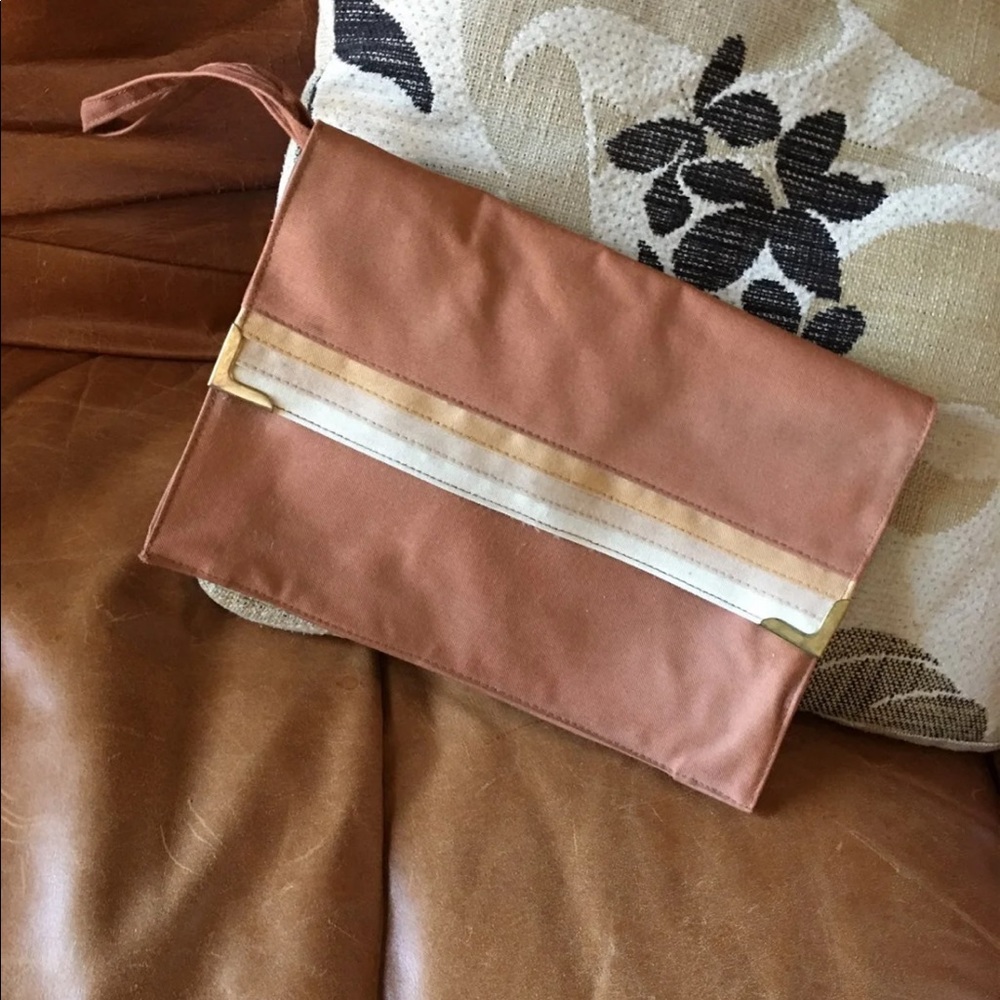 🎀 3 for $50 |  Vintage Dusty Rose Clutch